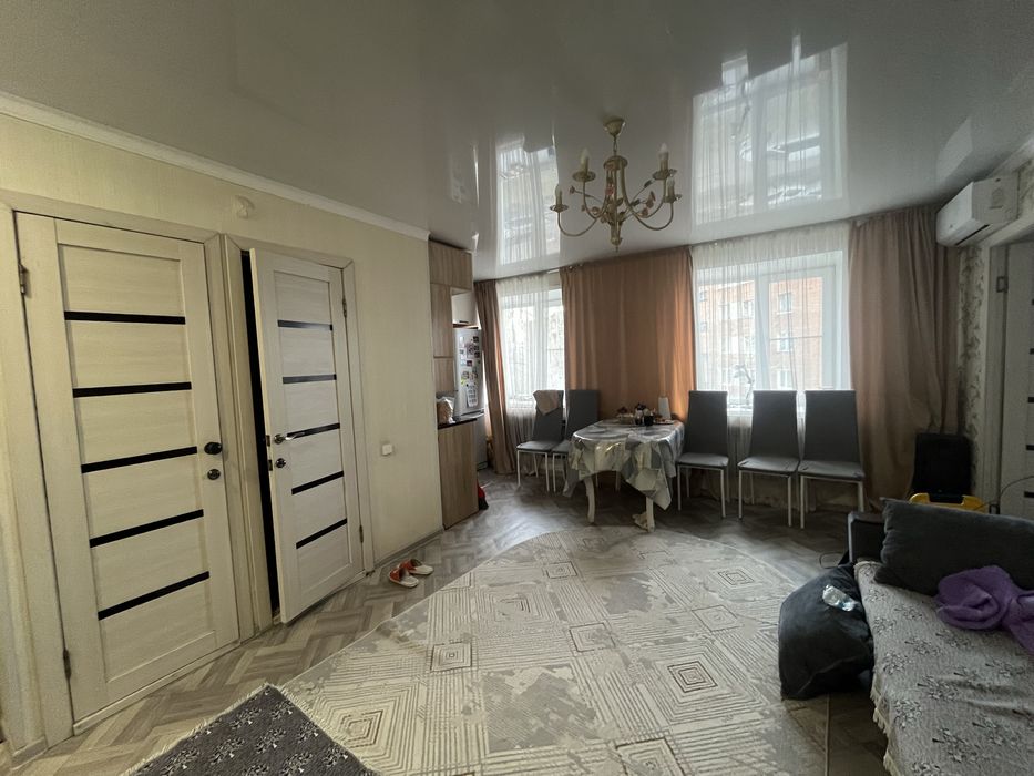 Продается.                3х                      комнатная квартира