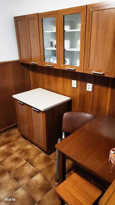 Apartament 2 camere, decomandat, foarte spaţios, mobilat, Unirii Nord