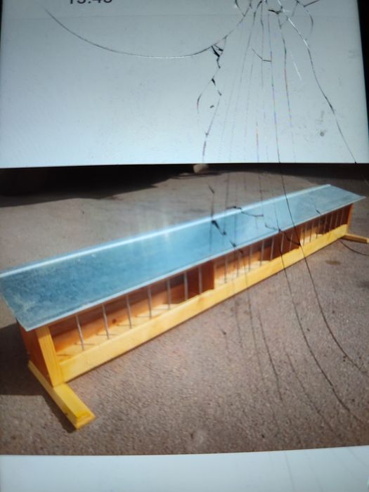 Продам кормушки для голубей.