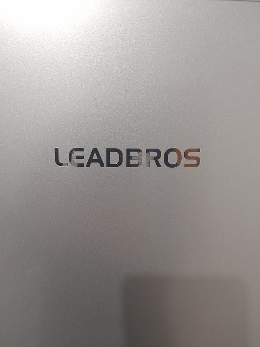 Холодильник Leadbros
