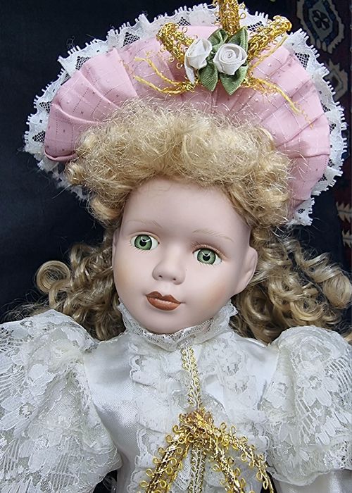 Кукла фарфоровые