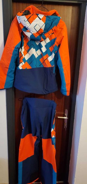 Costum schi Onyone Japonia