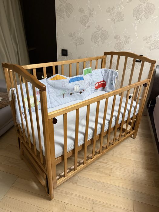 Детская кроватка