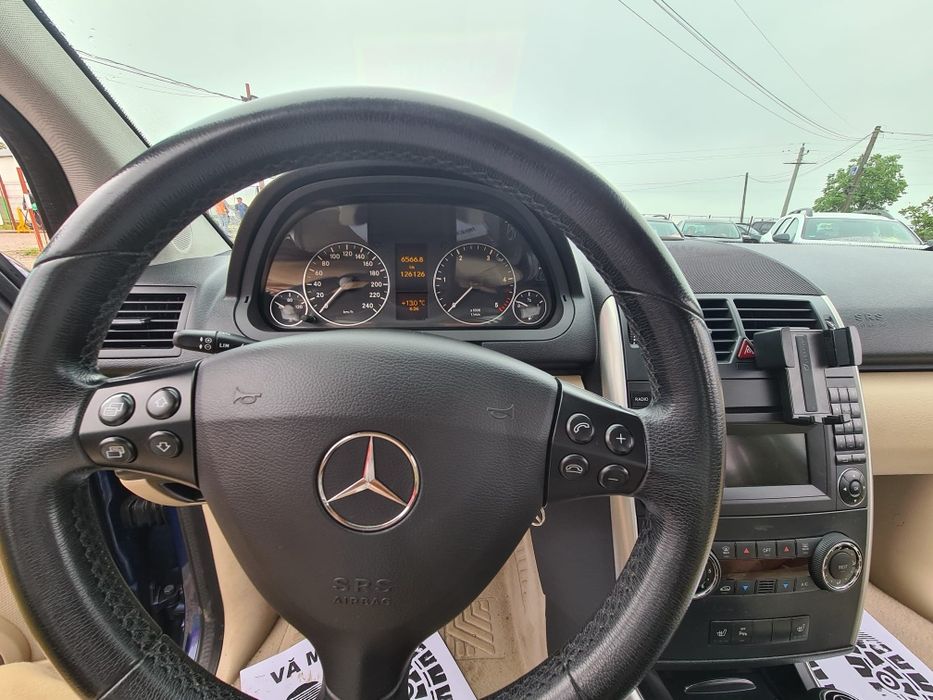 Mercedes Benz  A 180
