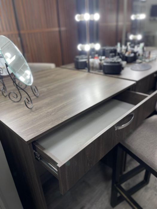 Столы для бьюти индустрии