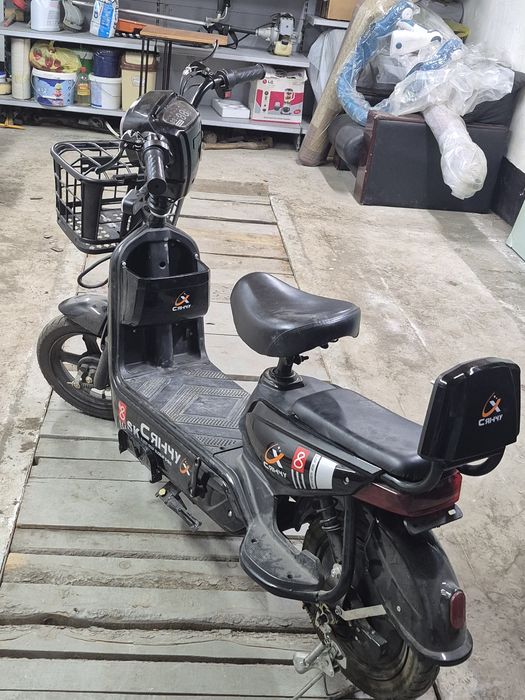 Еликтроный скутер