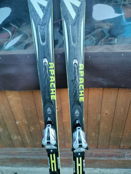 Se vând ski K2 Apache