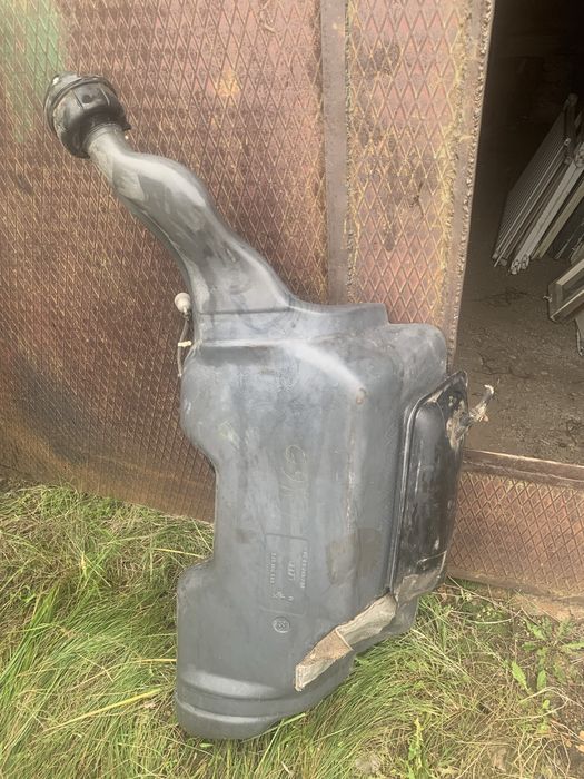 Продам бак на ауди 80
