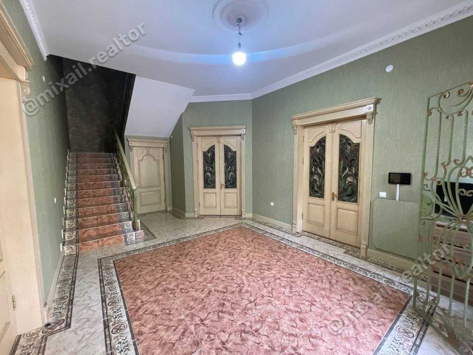 Аренда Дома под Офис 350 м2, 3,18 сот, г. Россия (87648)