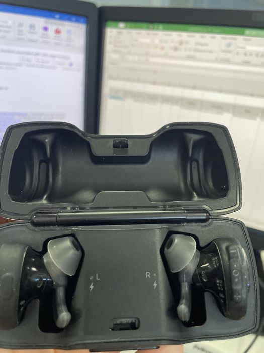 Наушники Bose SoundSport Free черный