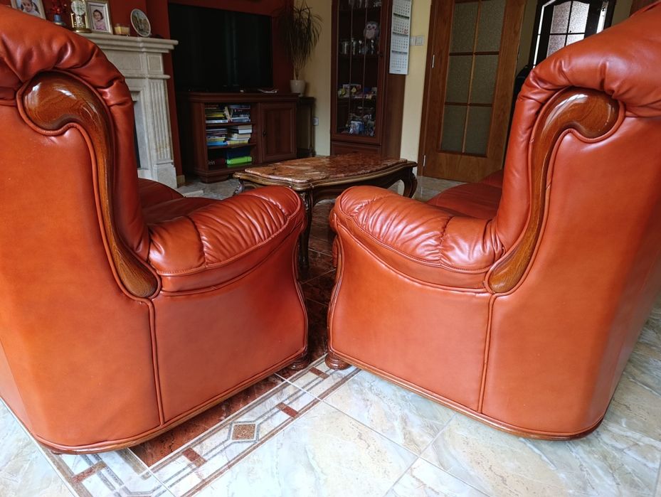 Намалена холна гарнитура естествена кожа диван 2ка и 3ка топ състояние