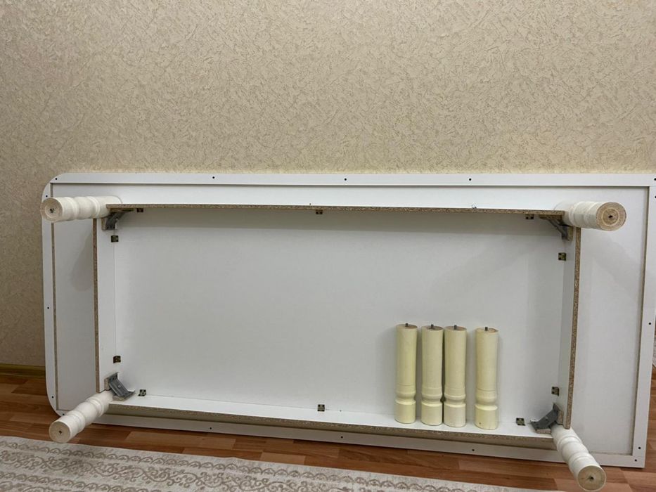 Стол гостевой большой