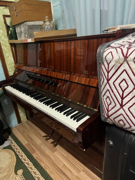 Пианино сотилади