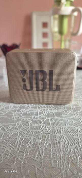 Тонколона JBL.   .