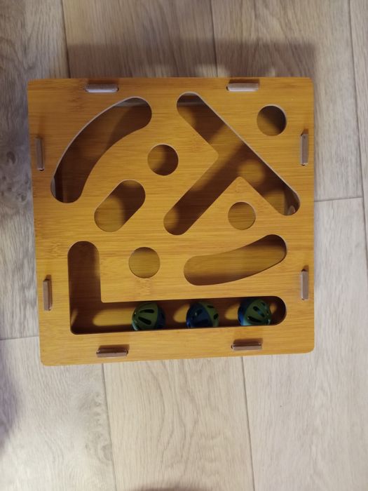 Игра для котика с мячиками