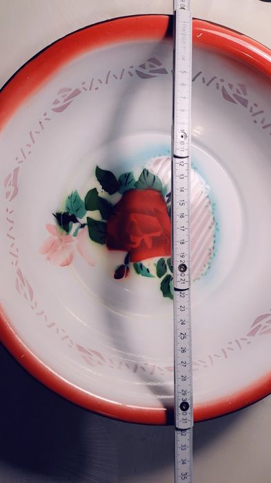 Таз эмалированный,диаметр 32 см,высота 20 см