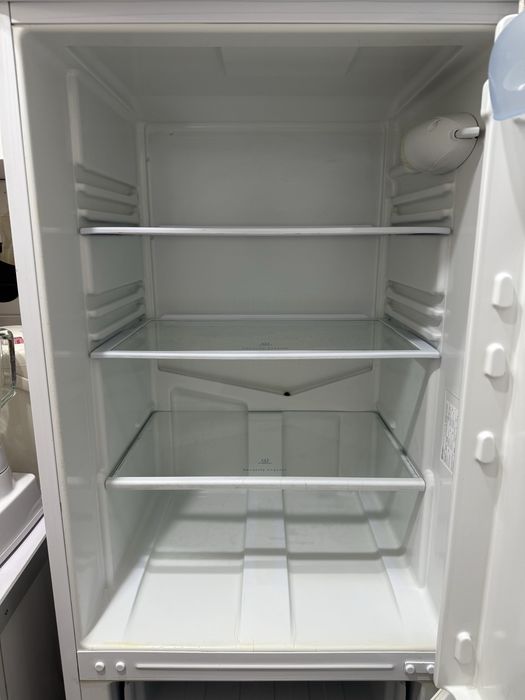 Продаю холодильник INDESIT