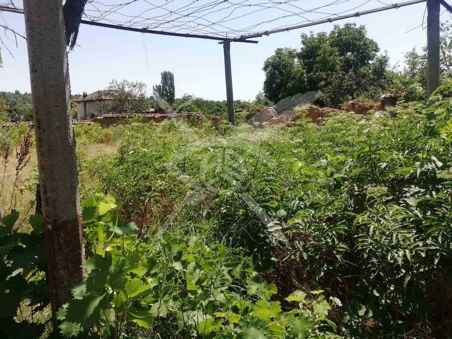 Двуетажна къща в село Отец Паисиево 33787