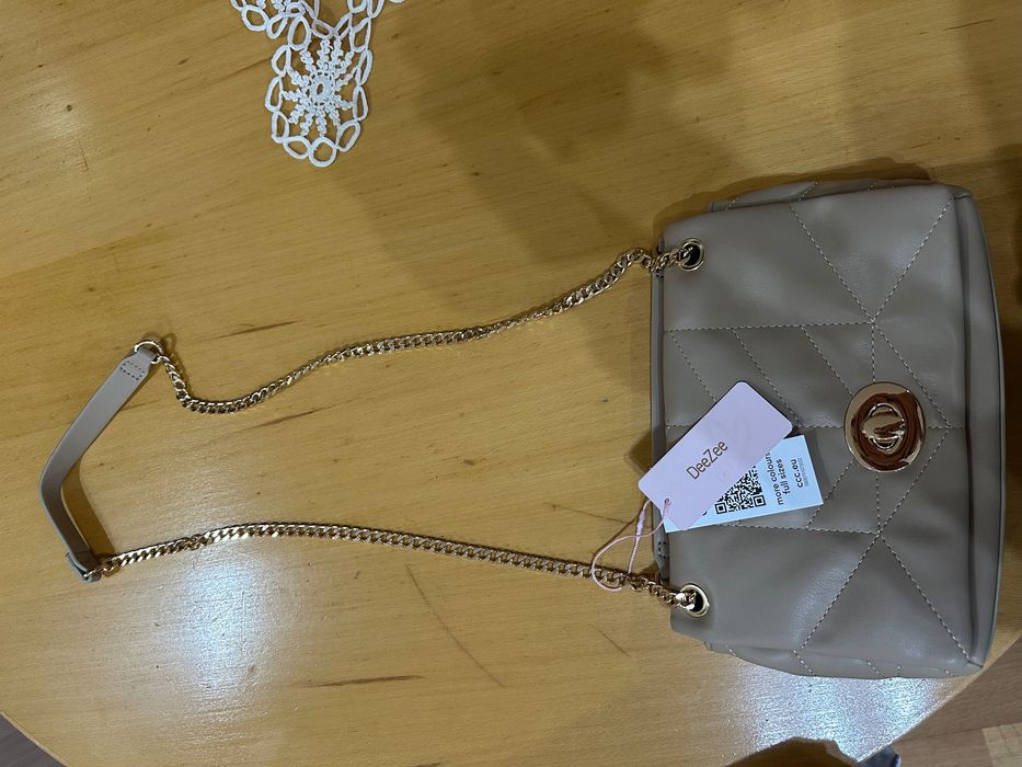 НОВА дамска чанта