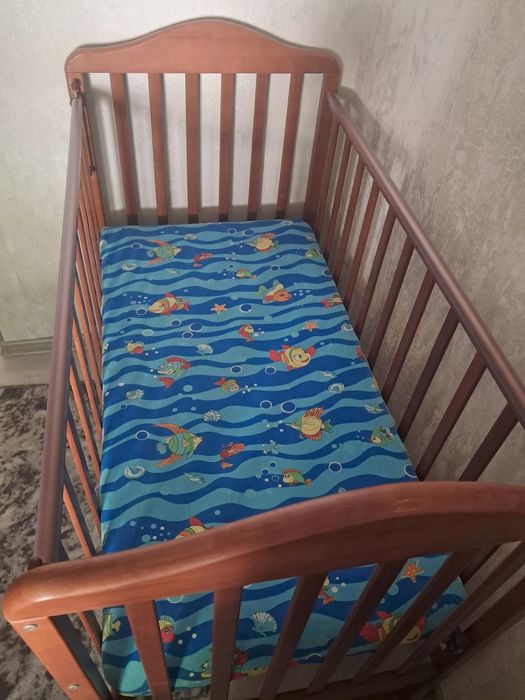 Продам кроватку детскую