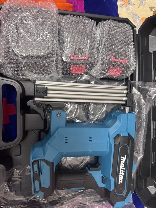 Степлер для гвозди