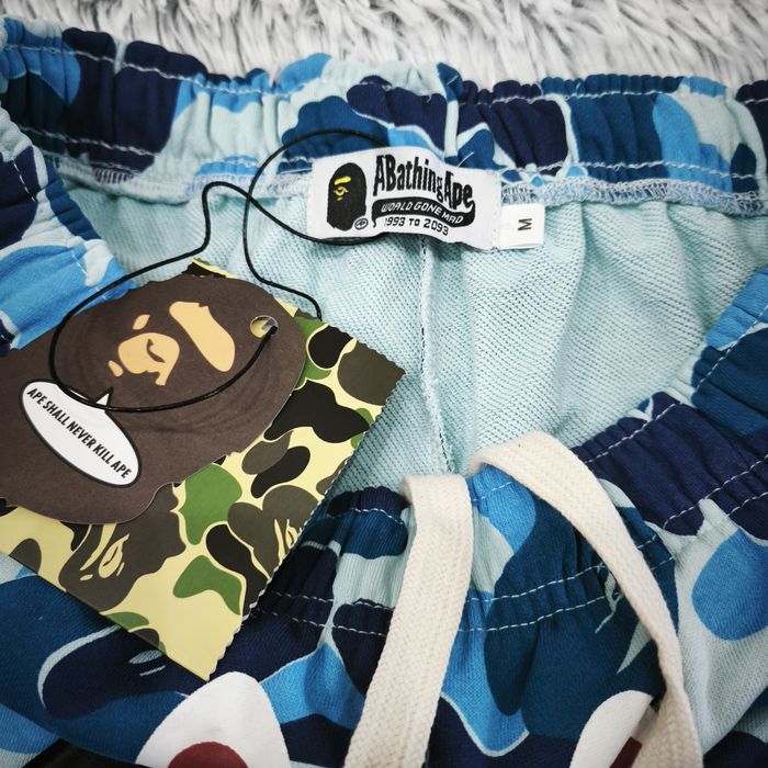 BAPE мъжки къси панталони размер M НОВИ