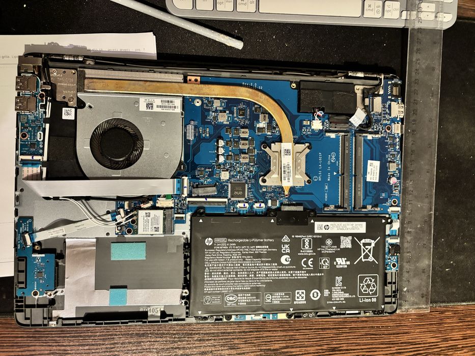 Placa de baza + baterie + tastatura HP 255 G8
