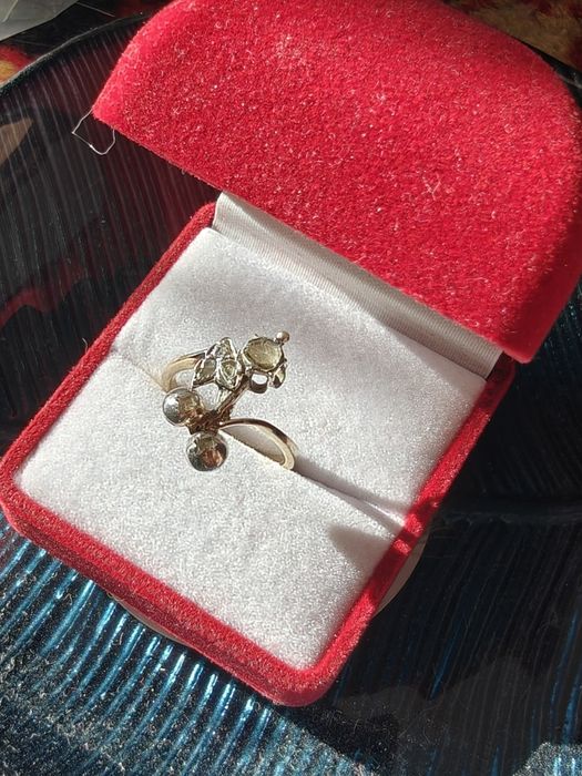 Inel vechi aur 14k diamante montate in argint