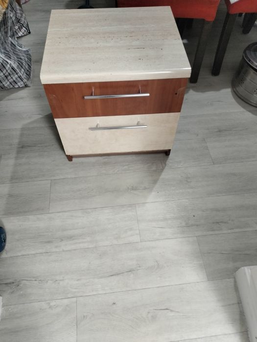 Стол хорошый состояние