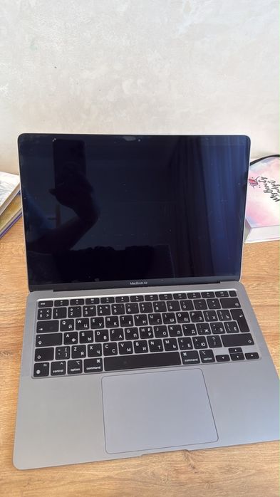 продам macbook air m1