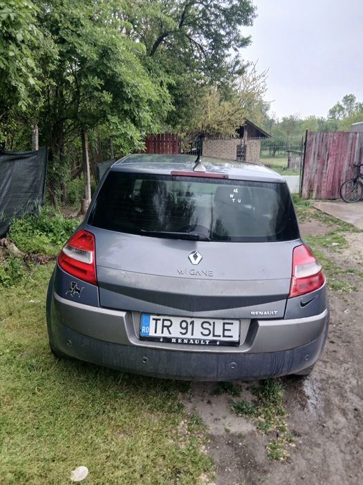 Renou megan îl dau la schimb
