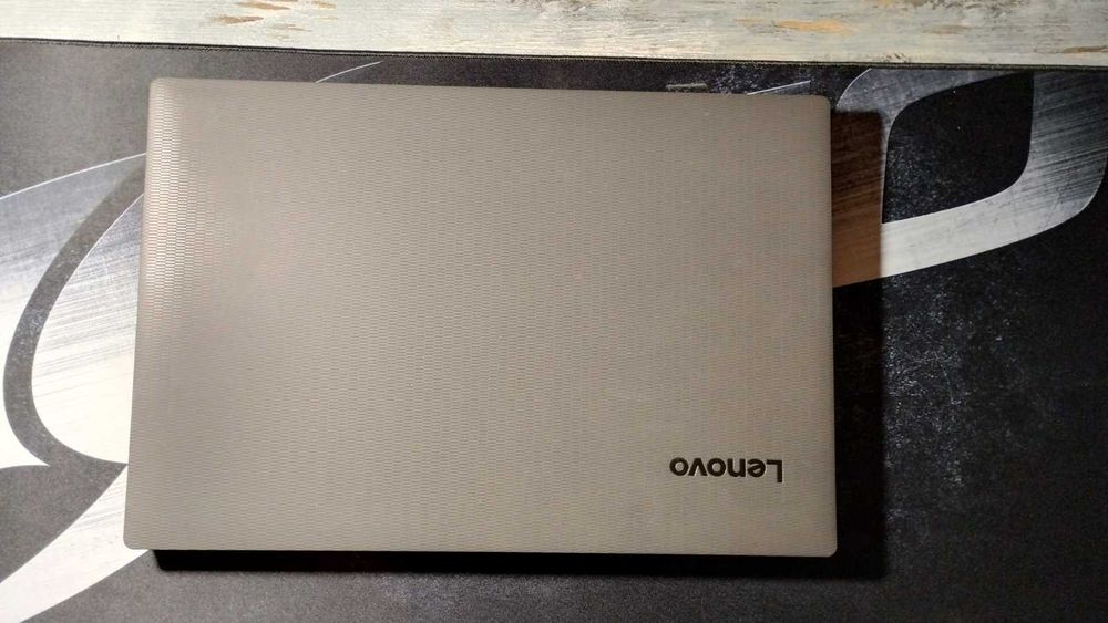 Лаптоп LENOVO V130