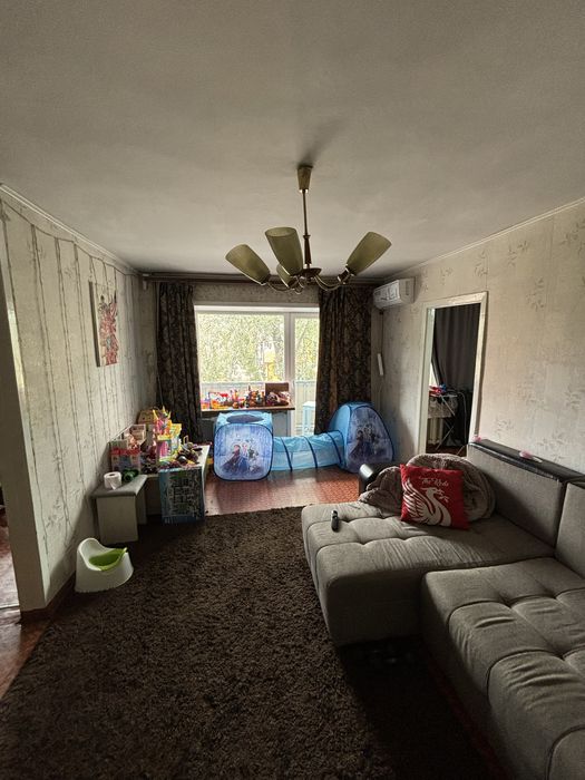 Продам 2 комнатую кайсенова 125