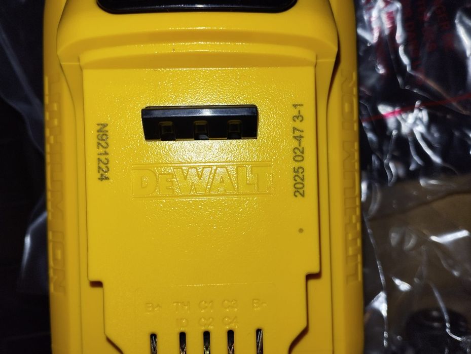 Mașina de găurit cu impact DeWalt