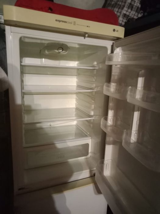 Продам холодильник