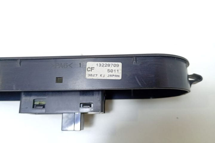 Buton geam  dreapta fata  13228709 Opel Zafira B seria