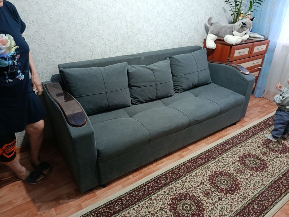 Продам диван и шкаф