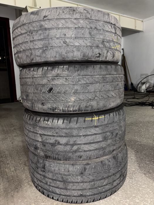 Продам резину Bridgestone  235/40  R19