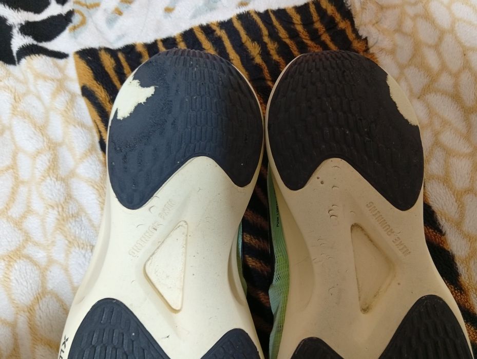 Продам кроссовки Zoom Fly 5