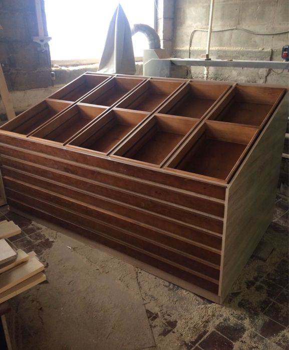 Яруссные стеллажи