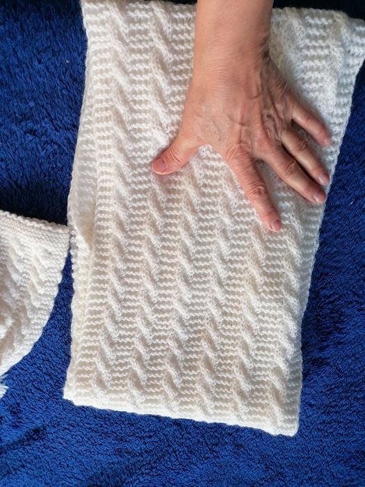 Crosetate manual: căciuliță, fular si bentiță