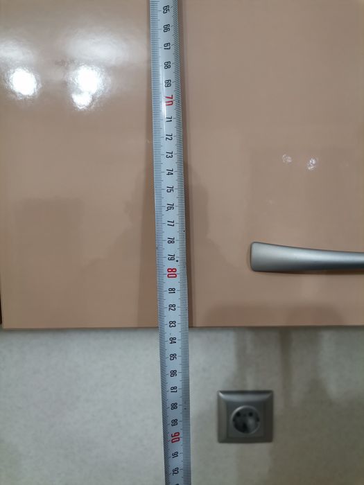 Продавам МДФ кухня с ширина 2.50м.