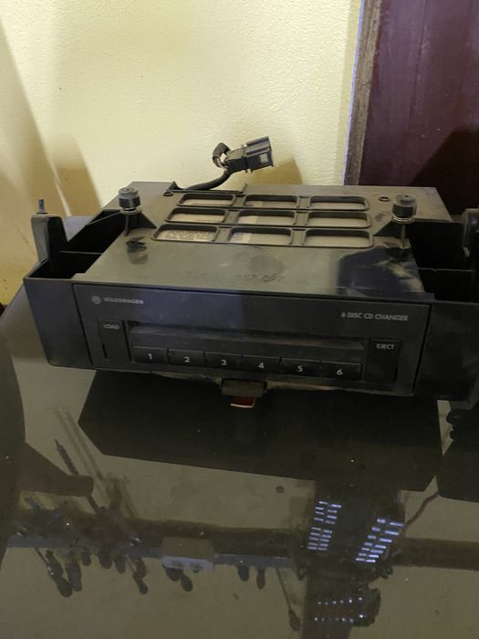 Navigație +Magazie CD VW Passat B6 pret 500 lei