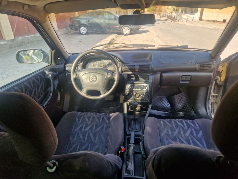 Продаю опел астра 1995