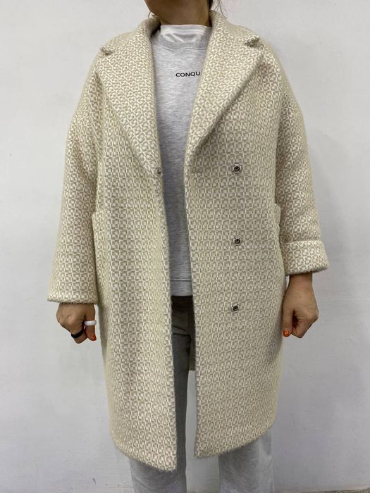 Стильное пальто.