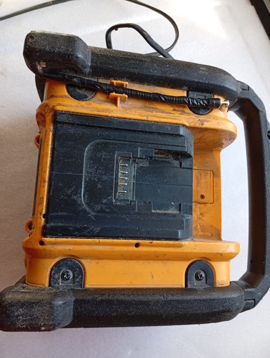 Radio dewalt  18v și 220v