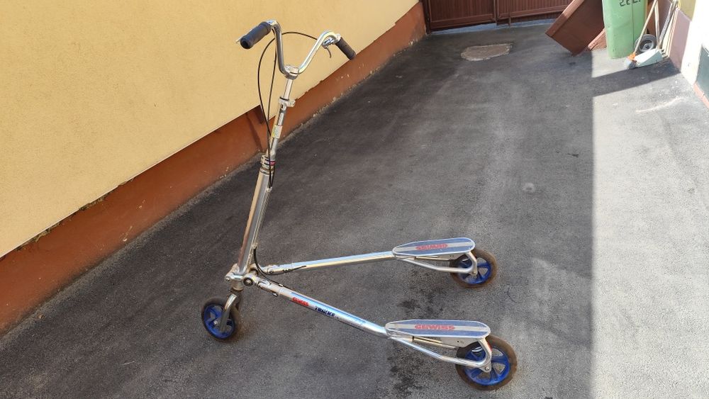 Trotinetă pentru dezvoltarea mușchilor