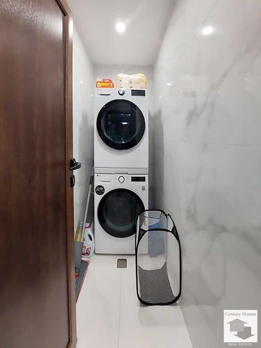 104957 Панорамен апартамент с 2 спални в центъра на Велико Търново