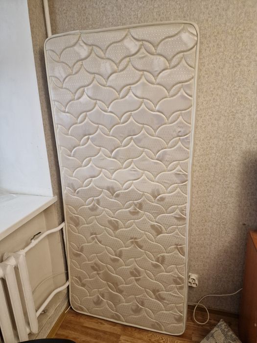 Матрас б/у  90×200
