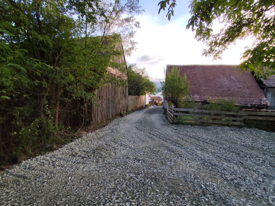 Casa cu livada / Teren intravilan / Sacel - 1400 mp Pozitie centrala